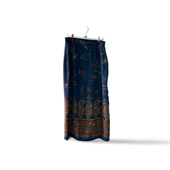 VINTAGE Chaus Blue and Brown Patterned Wrap Skirt - Picture 1 of 2